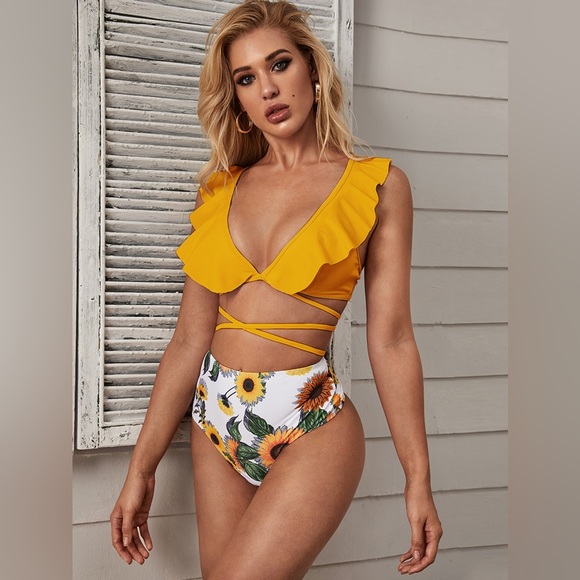 ✨2/$10 BNWOT Shein Sunflower Bikini Set 🌻 - Picture 1 of 4